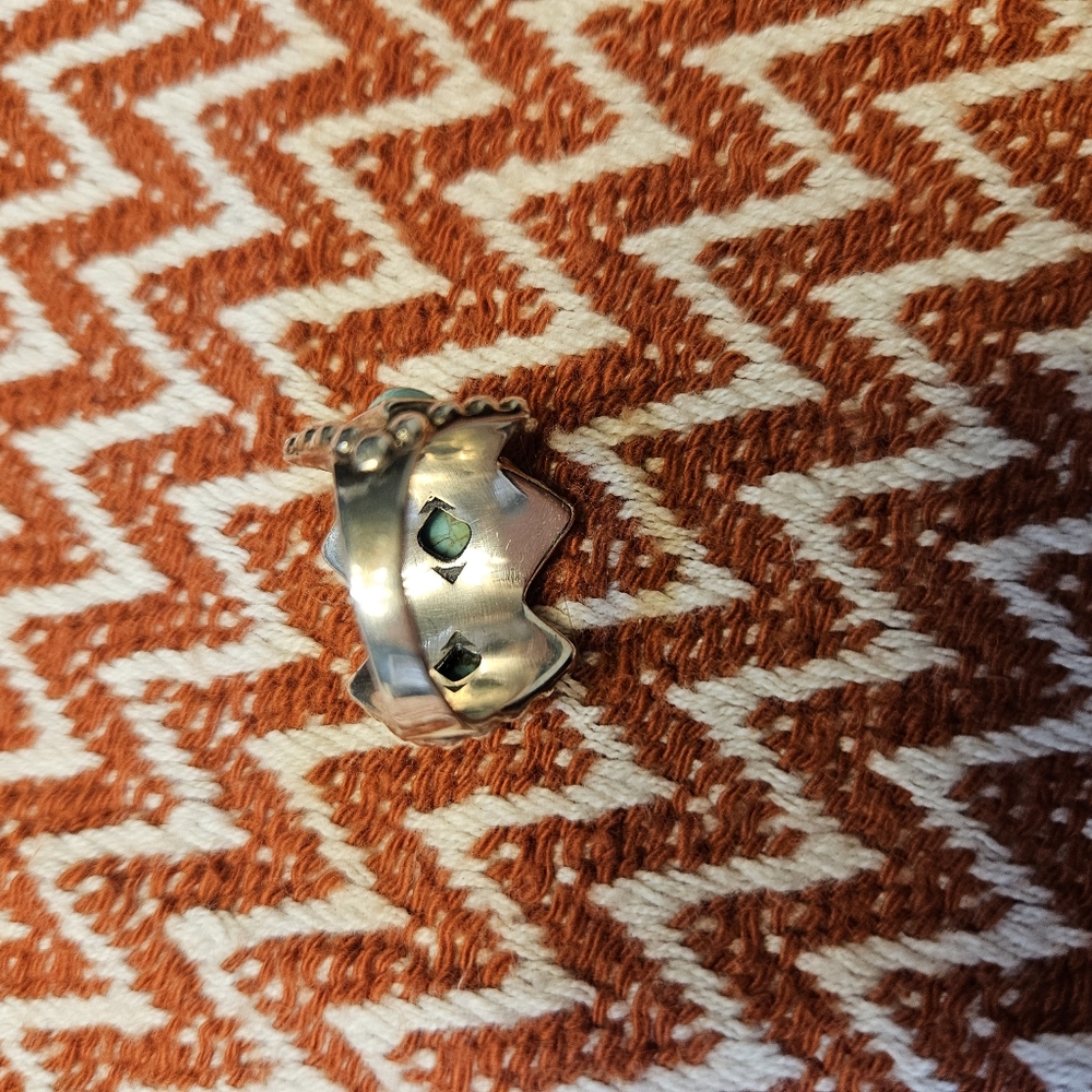 Ring - Picture 2 of 5